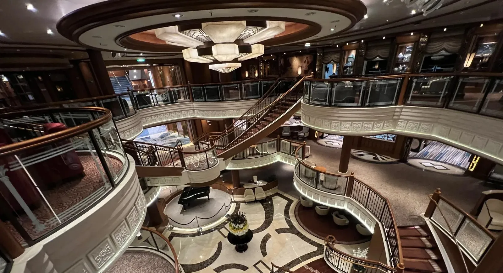 Queen Elizabeth-13
